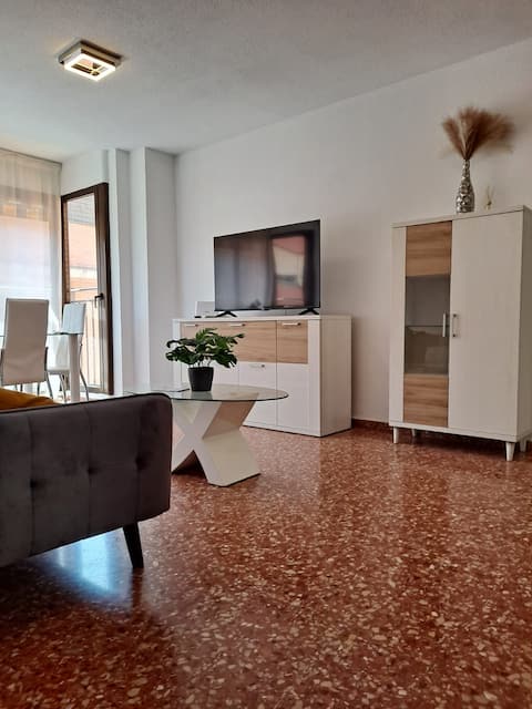 Top Airbnb: Valencia Apartment Feria Area en Pobles De L'oest