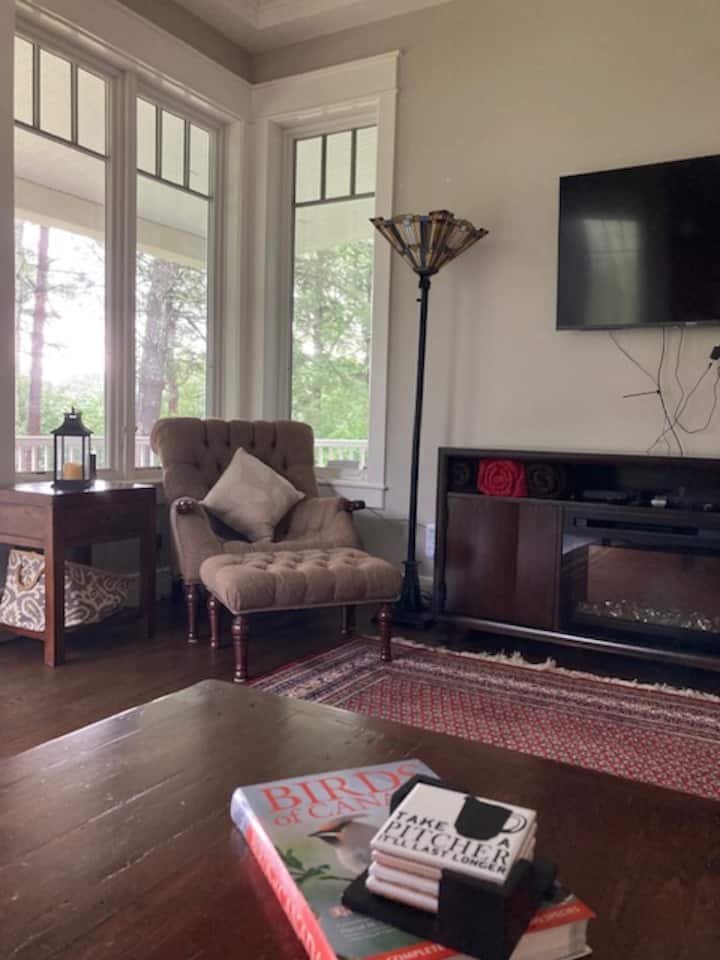 Pine Bay Cottage - Kingston, Canada