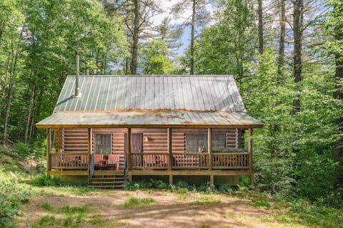 Peaceful 3-BR Cabin 40-Min to Stratton