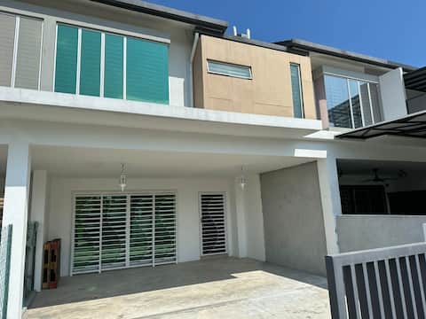 D'Sally KLIA Homestay/ Resthouse in Sepang