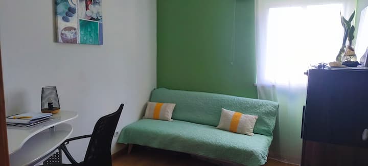 Camera ufficio divano letto