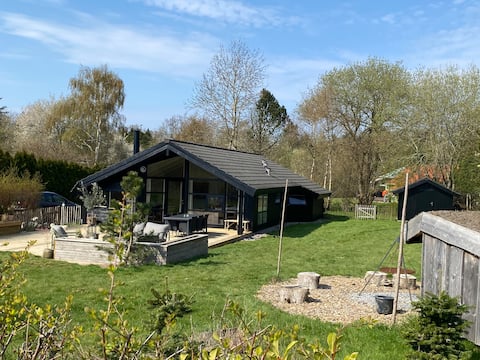 Summer cottage near private beach and nature