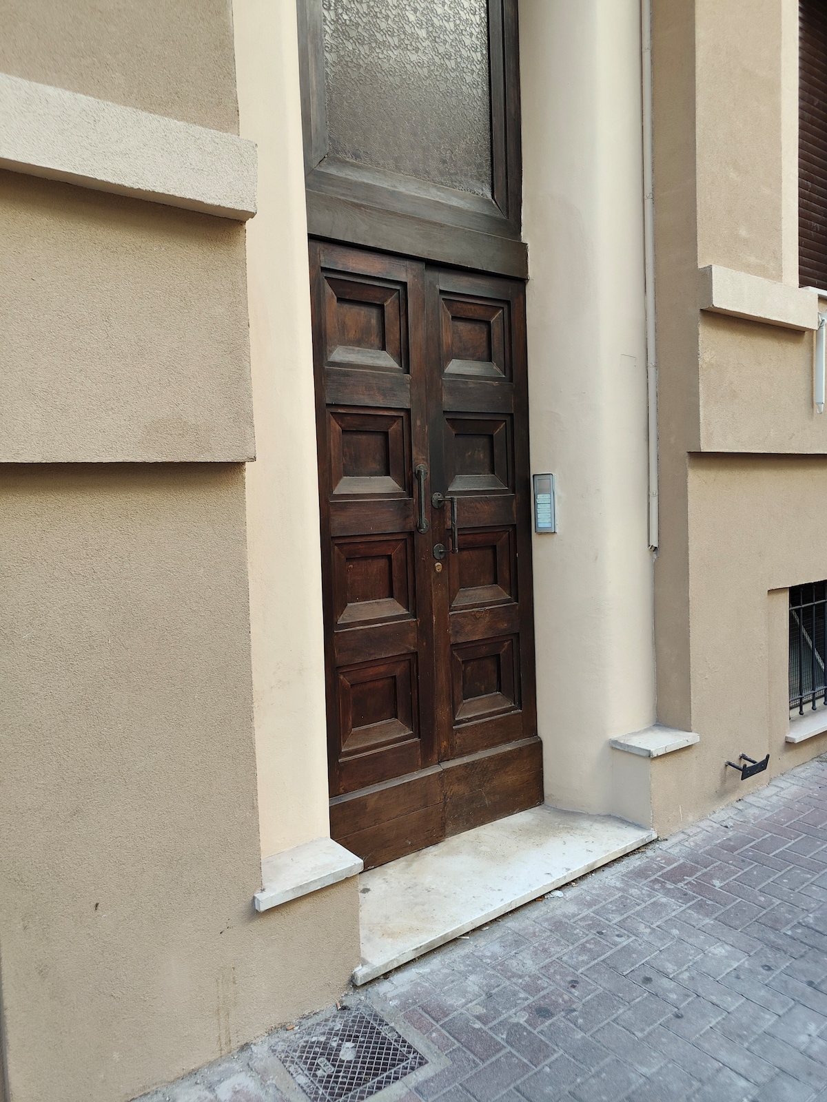 Apartamento en primera línea de playa en el centro de la ciudad -  Apartamentos en alquiler en Pescara, Abruzzo, Italia - Airbnb, image size:1200x1600