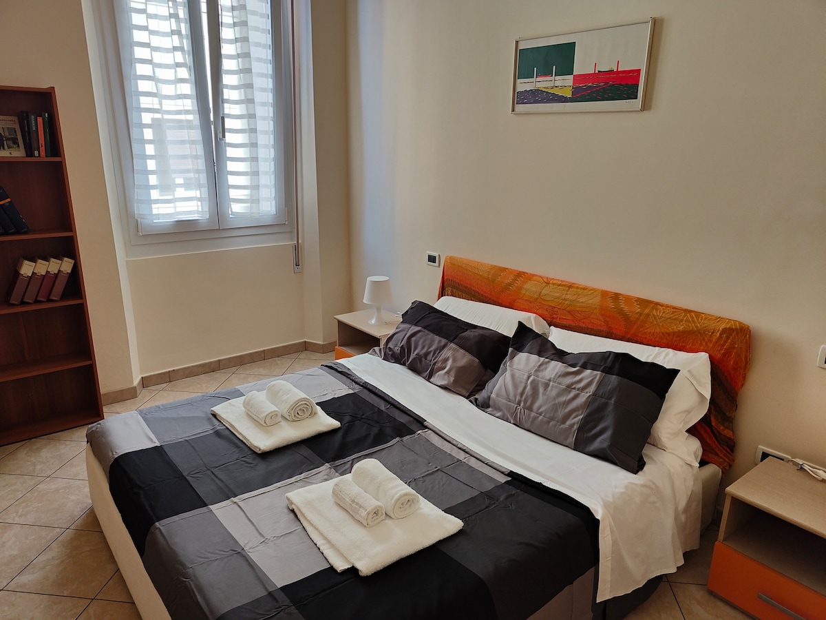 Apartamento en primera línea de playa en el centro de la ciudad -  Apartamentos en alquiler en Pescara, Abruzzo, Italia - Airbnb, image size:1200x900