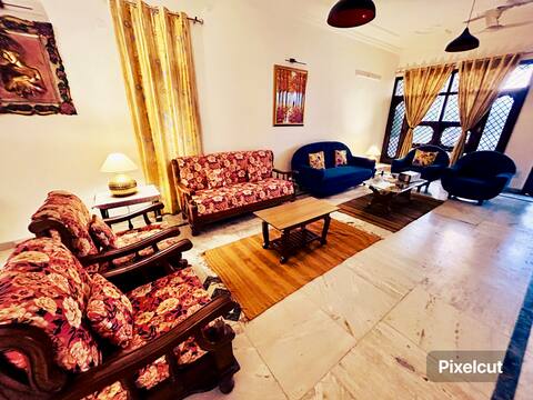 En Suite 1 - Oasis @ Vohra's Mansion