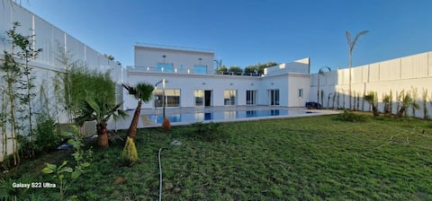 " Villa Fares 2 " Piscine +Jacuzzi & Trampoline