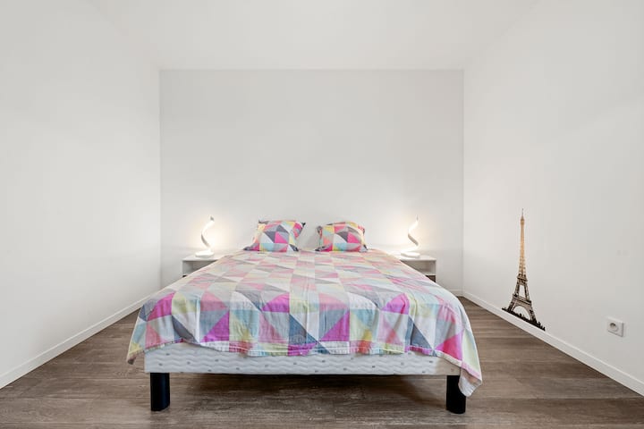 Chambre N°3 lit queen size