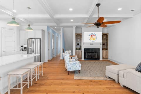 Luxury 8BD Home-Heated Pool+Elevator-Pet Friendly