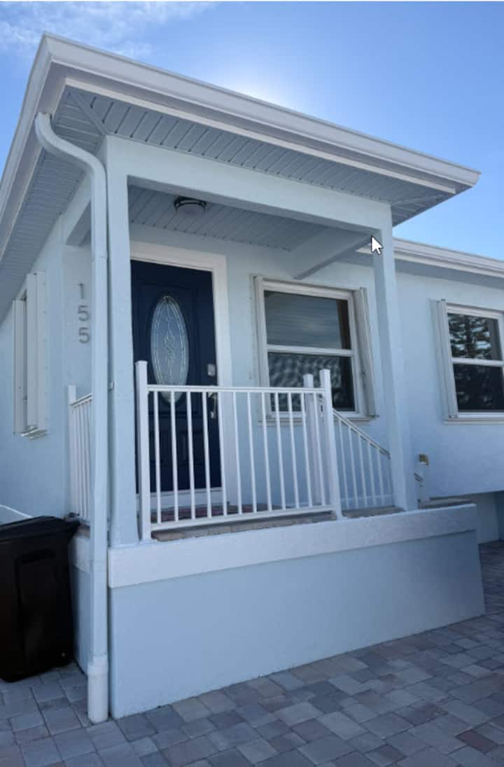 The Coral Cottage - Stuart, FL