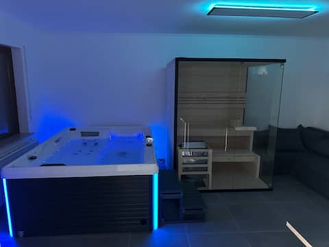 Top Airbnb: Vacation home with hot tub and sauna in Medebach