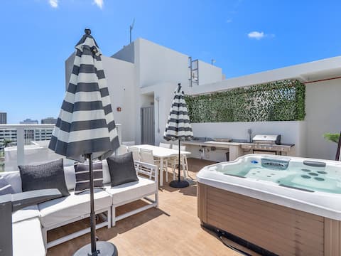 Elegant Oasis PH 3BR 3BA -Private Rooftop Jacuzzi