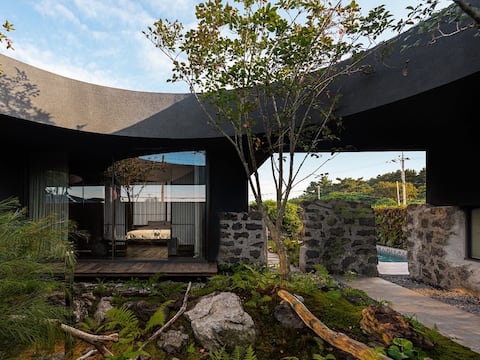 private poolvilla in Jeju for a quiet healing stay