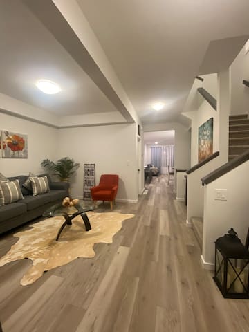 Relax in a Brandnew Home in WPG! 3BR-3BA+Parking gallery image 2