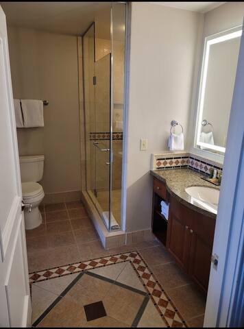 Heaven with Resort fees included gallery image 5