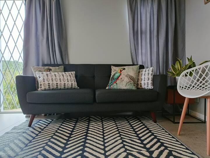 Stylishg Self Catering With View - East London