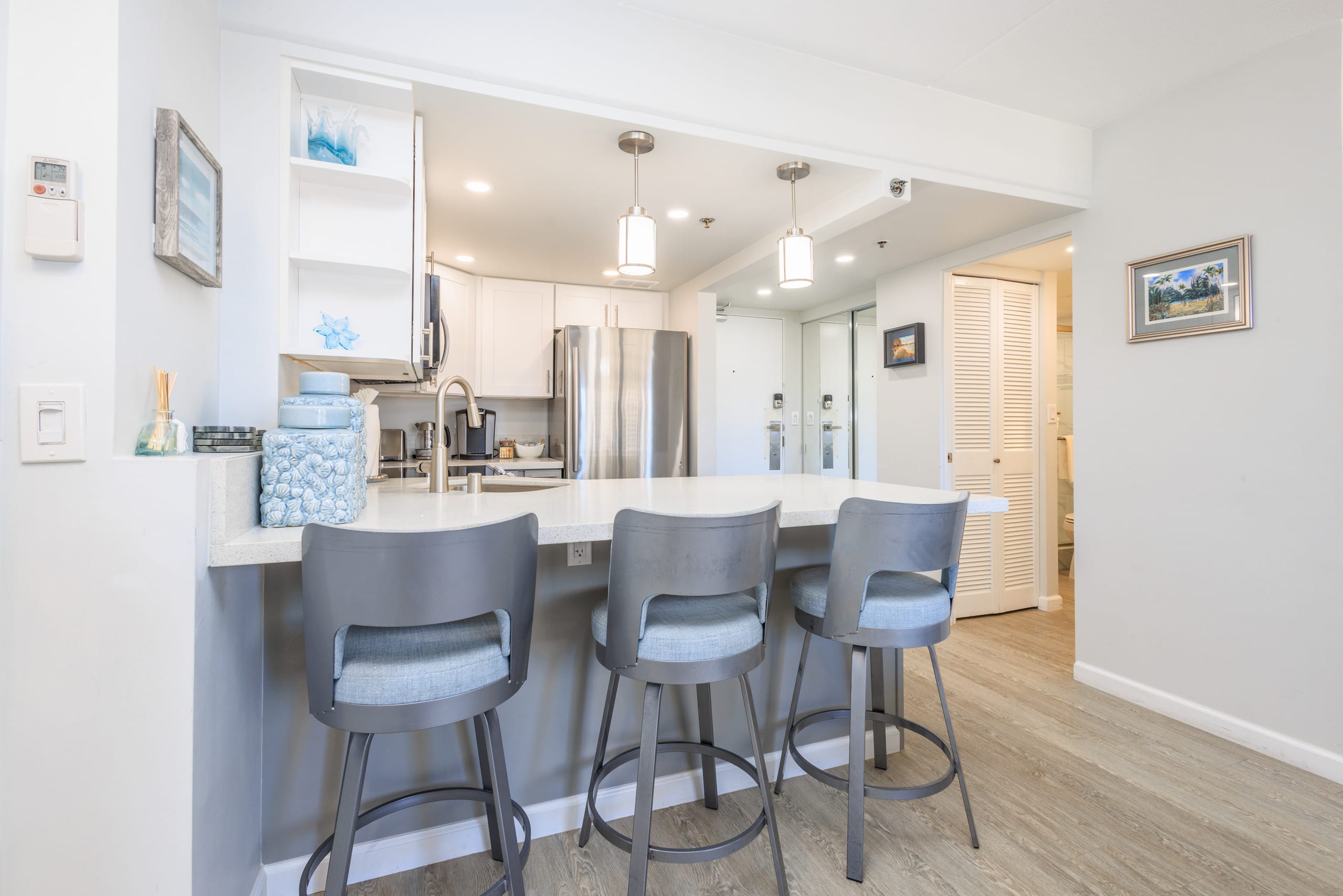 Beautiful Ocean and Lagoon view condo-Free Parking - Photo 6
