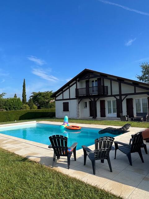 Landes villa with pool