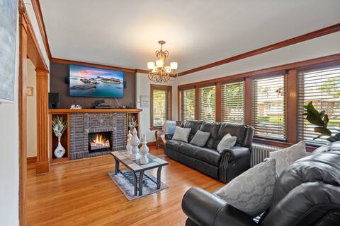 Gold Coast Oasis 2BR Home Near Airports+Dt Chi