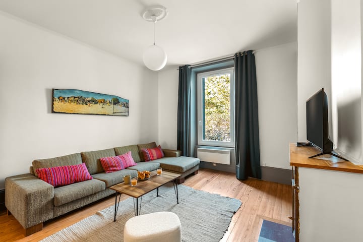Spacieux • Central • Convivial • Idéal 4 Pers - Saint-Symphorien-d'Ozon