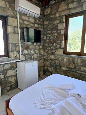 Ambelas Getaways managed Airbnb listing 2