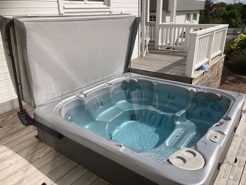 Large nice villa with hot tub