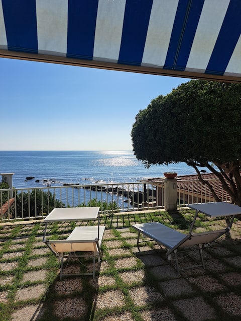 Family home facing the sea