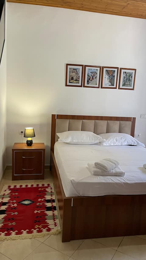 Meroli Guesthouse 
- Triple room with city view