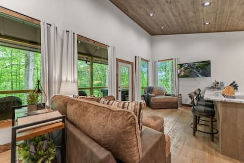Popular Airbnb listing: The Honey Hole Hideaway in Epworth
