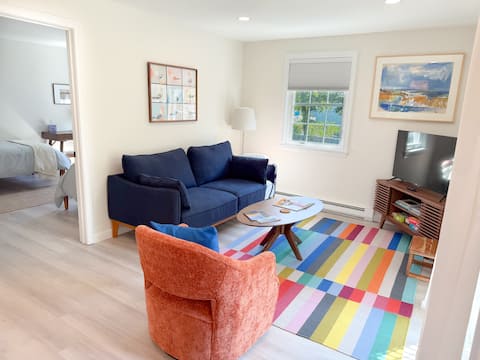 Top Airbnb: The Perch-2BR Retreat In The Heart of East Orleans in Orleans