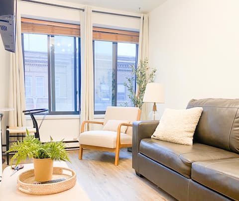 #4 Downtown Apartment