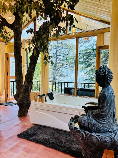 Cliffhaven-Jacuzzi Treehouse
