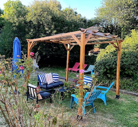 House & garden : dragonfly