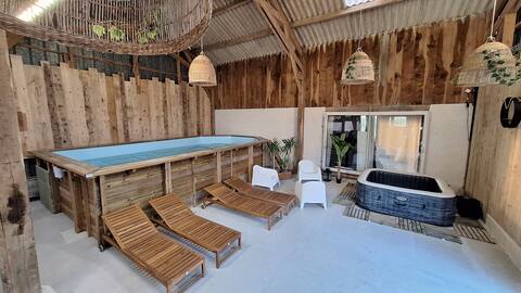 Villa La Grange upside down, 20 pers/pool/vuemer