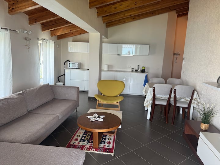 Pool And Friendly Besi View 1bdr - Albanie