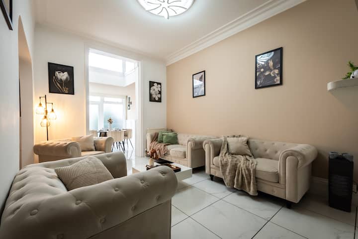 Open Mind Property - Hottub, 8 Beds & 2 Car Spaces - Southsea