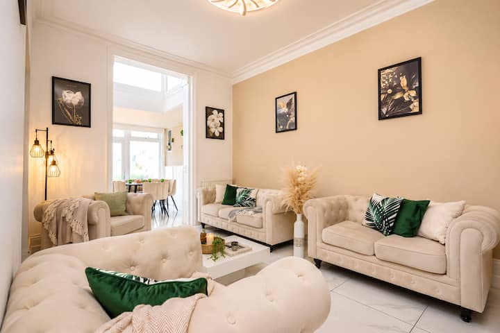 Open Mind Property - Hottub, 8 Beds & 2 Car Spaces - Southsea