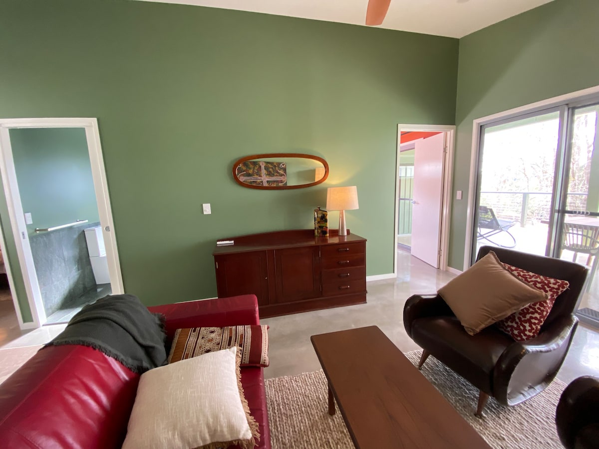 Successful Airbnb property: The Nook - retreat and art space in Sunshine Coast Regional