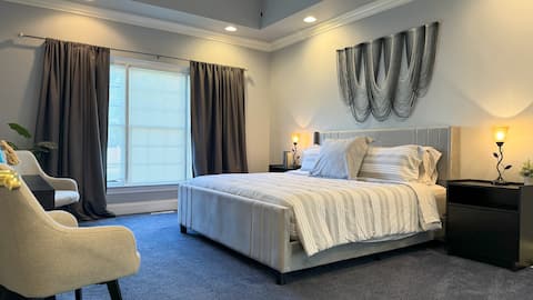 Wolftrap- 5bd 3ba, Large Kitchen, Movie Room, KING