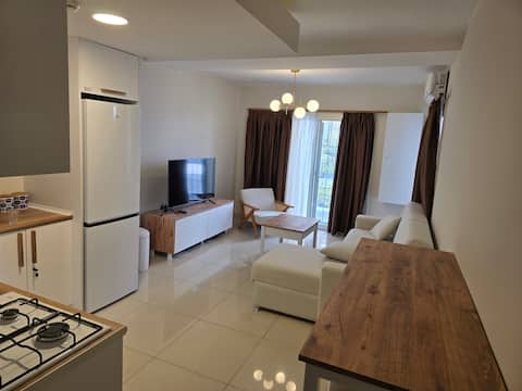 Modern Central Apt. with Hotel Amenities