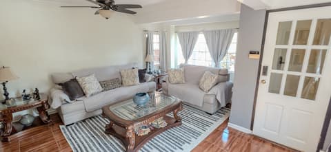 The Cosy Cottage Republic Park