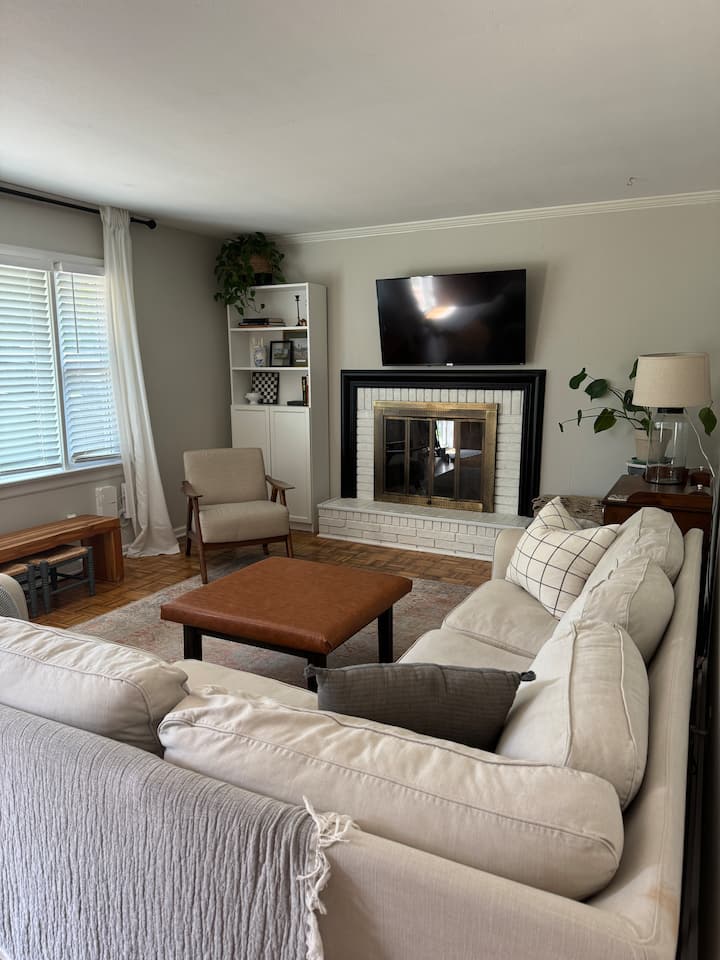 Family Friendly 4-bedroom Home! - Lynchburg, VA