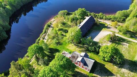 Entire Dream House @ lake, beach, forest!