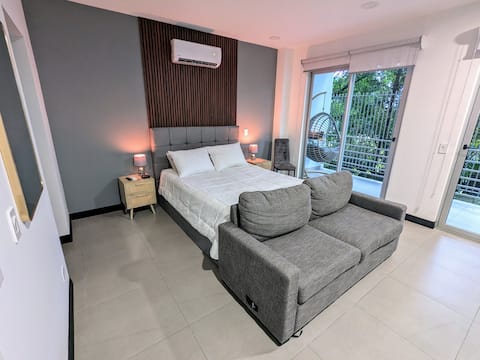 Secure Modern Flat in Santa Ana