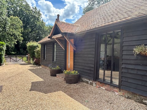 Newly Converted Barn in Countryside near Guildford