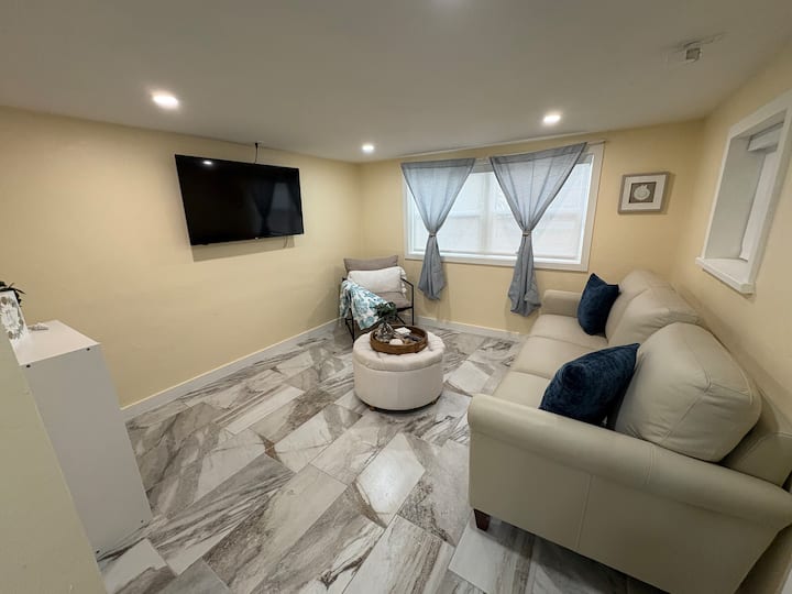 Beachside Living – Walk To The Water! - Fort Myers Beach, FL