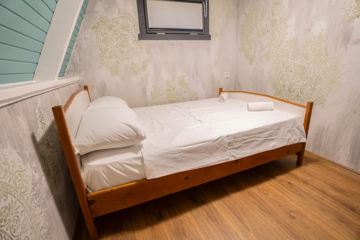 საძინებელი 1