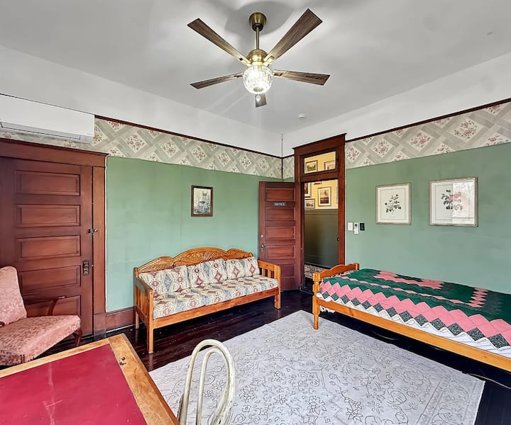 The Bonnet House - Houses for Rent in Mount Pleasant, Texas