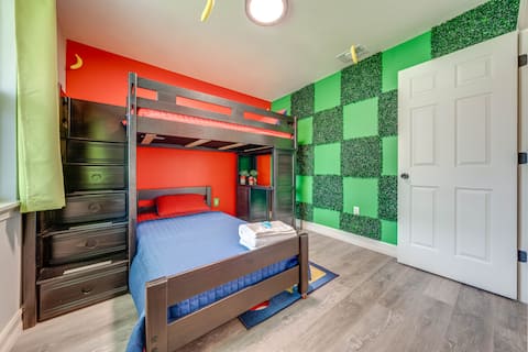 Modern Home Near Universal Theme Parks! /With Pool