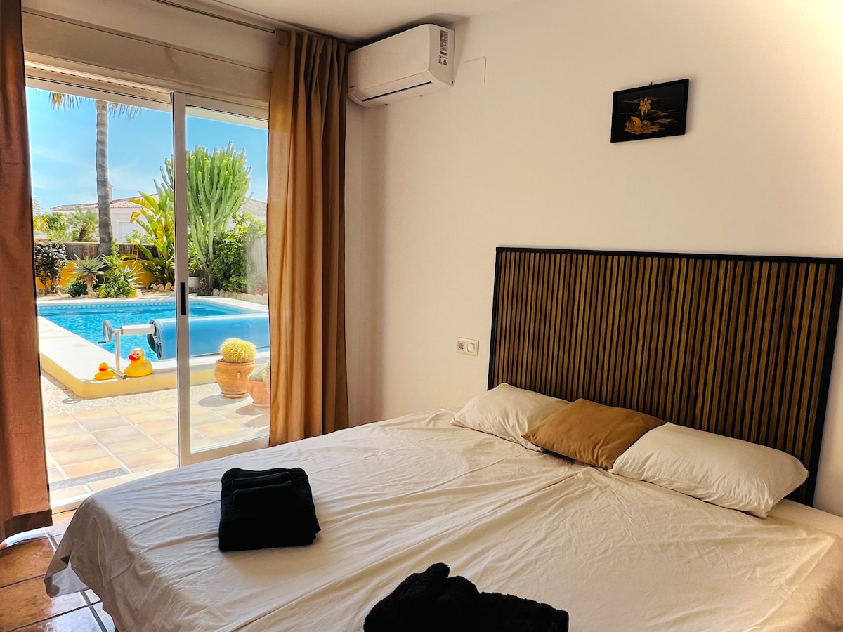 (سيتم تركيب اللوحة الرئيسية في يونيو 2025)