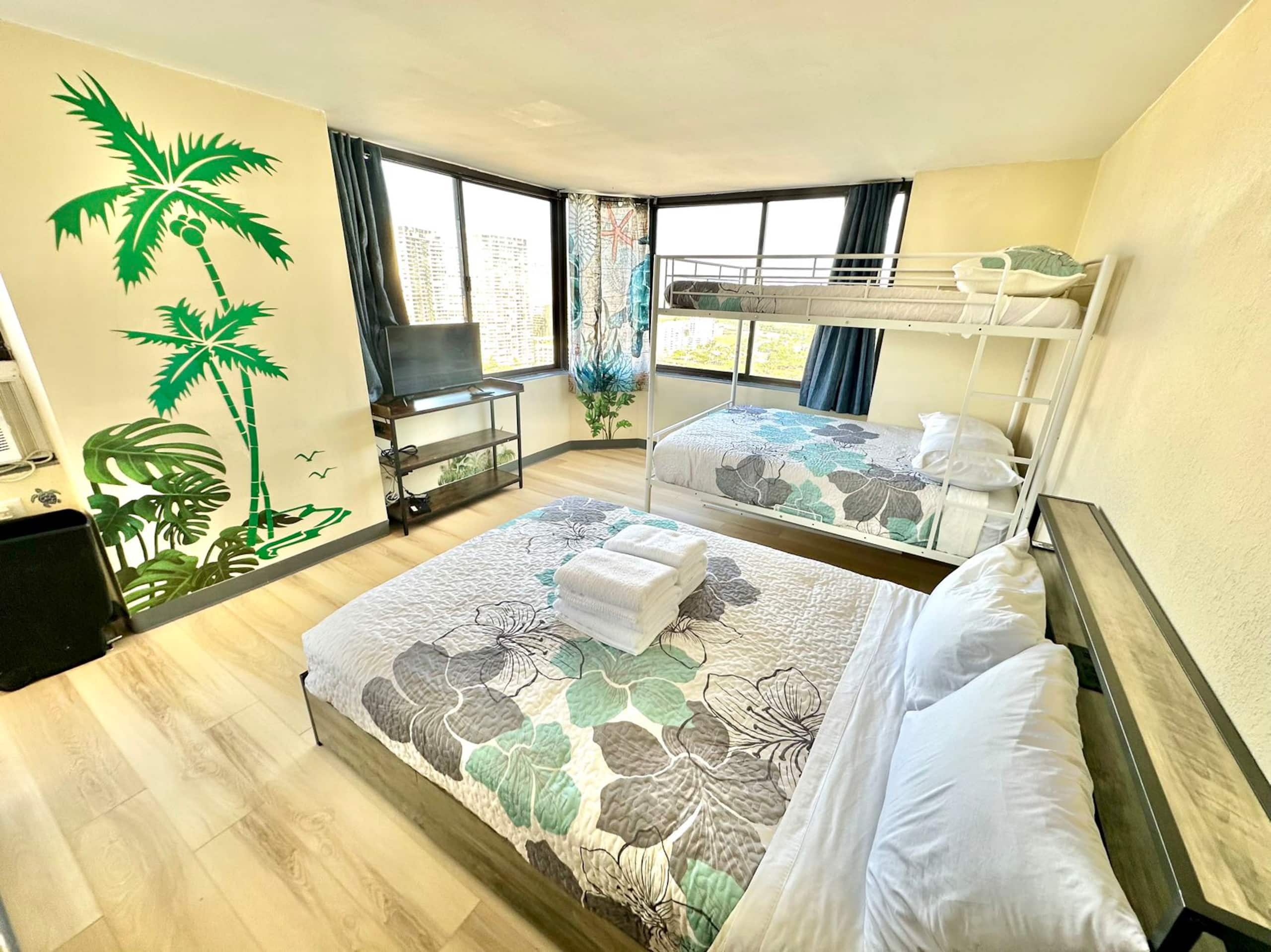 Ocean/Canal/Mountain /FamilyView in Waikiki6person - Photo 13